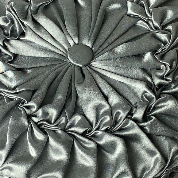 Handmade mini cushion- Smocking technique satiny material (NWT) - Picture 2 of 6